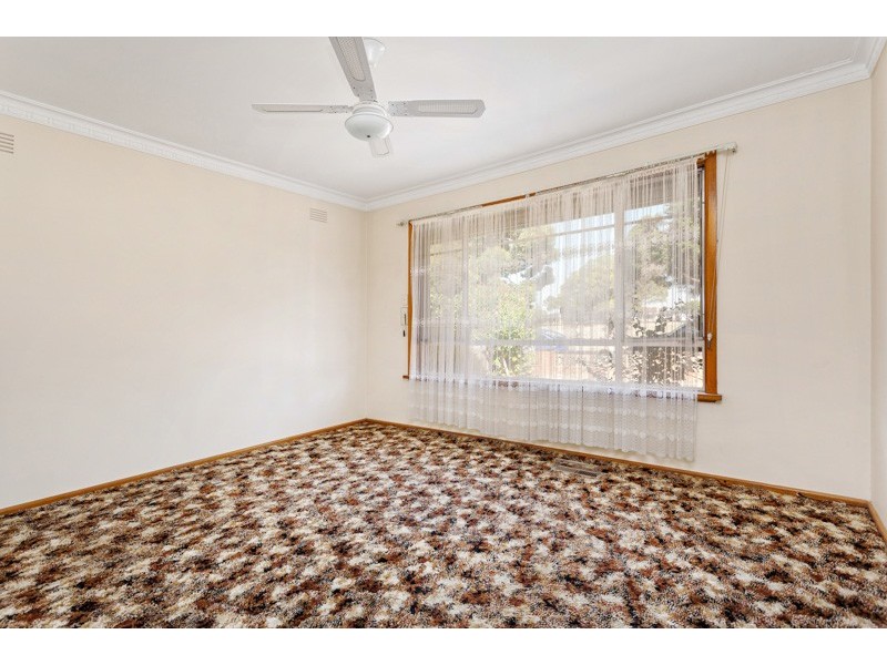 18 Rosala Ave, Altona North VIC 3025