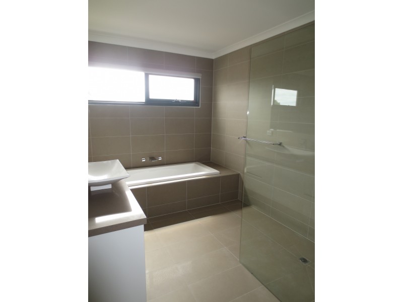 63 Bracken Grove, Altona VIC 3018