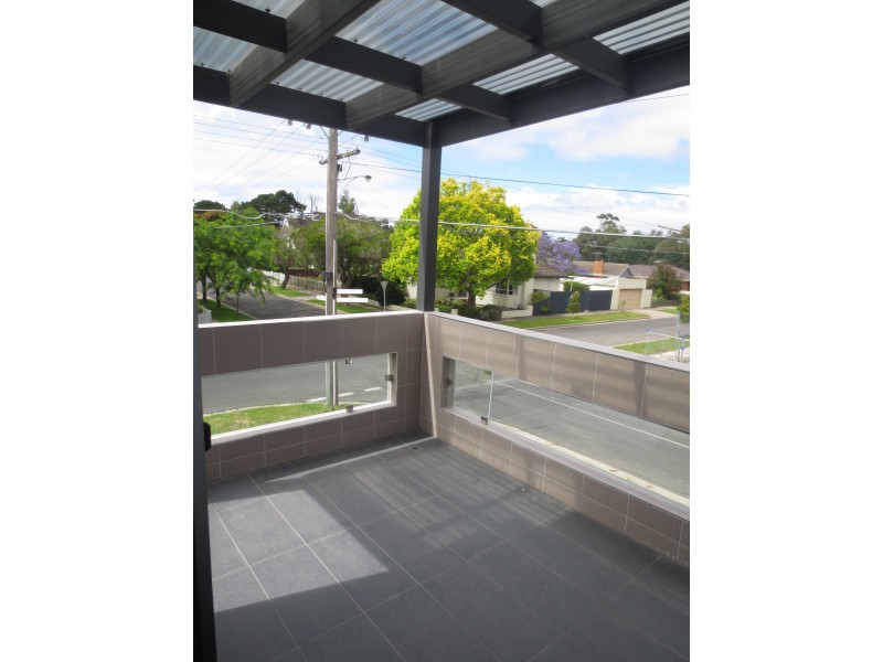 63 Bracken Grove, Altona VIC 3018