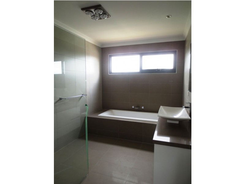 14 Dendulk Avenue, Altona VIC 3018