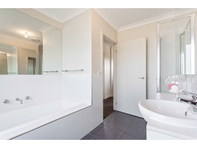 1A Merritt Court, Altona VIC 3018