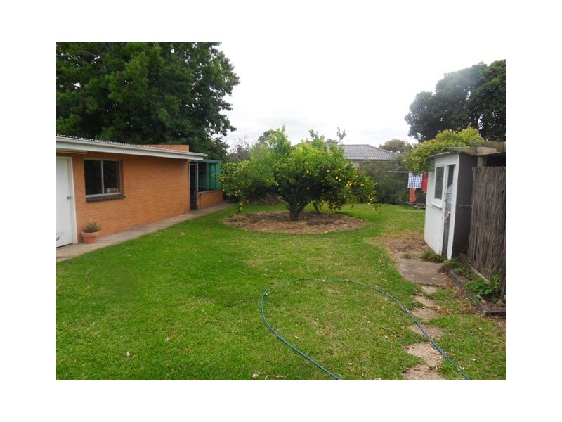 5 Bracken Grove, Altona VIC 3018