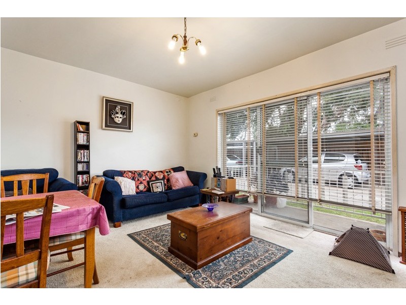 2/64 McBain Street, Altona VIC 3018