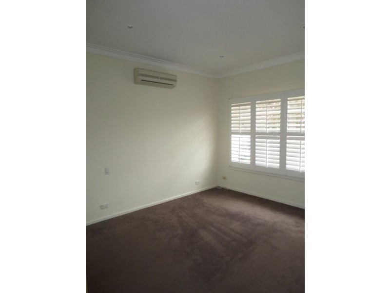8 Cain Court, Altona VIC 3018