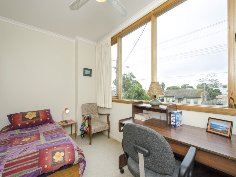 18 Maidstone Street, Altona VIC 3018