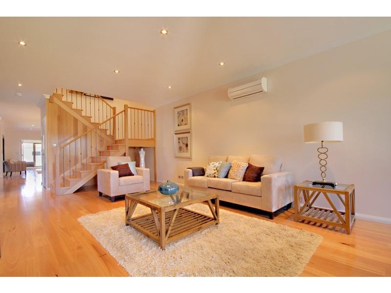 12 Wilga Avenue, Altona VIC 3018