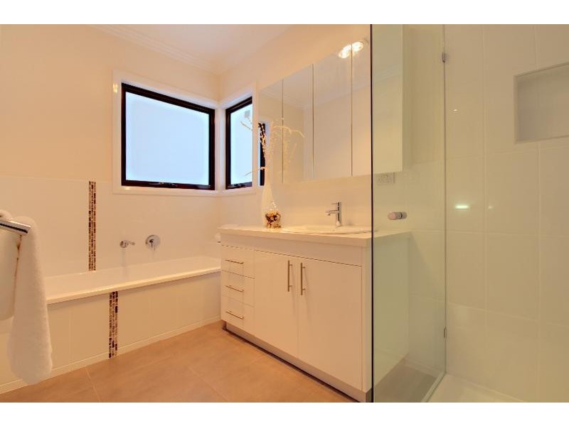 12 Wilga Avenue, Altona VIC 3018