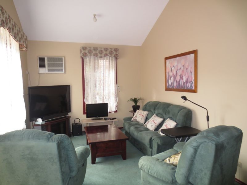 2/79 Orville Street, Altona Meadows VIC 3028