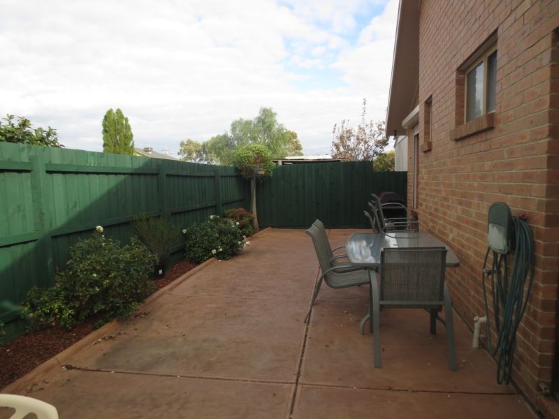 2/79 Orville Street, Altona Meadows VIC 3028