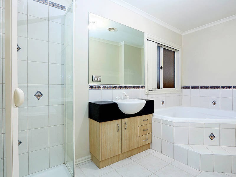 2/34 Bent Street, Altona VIC 3018