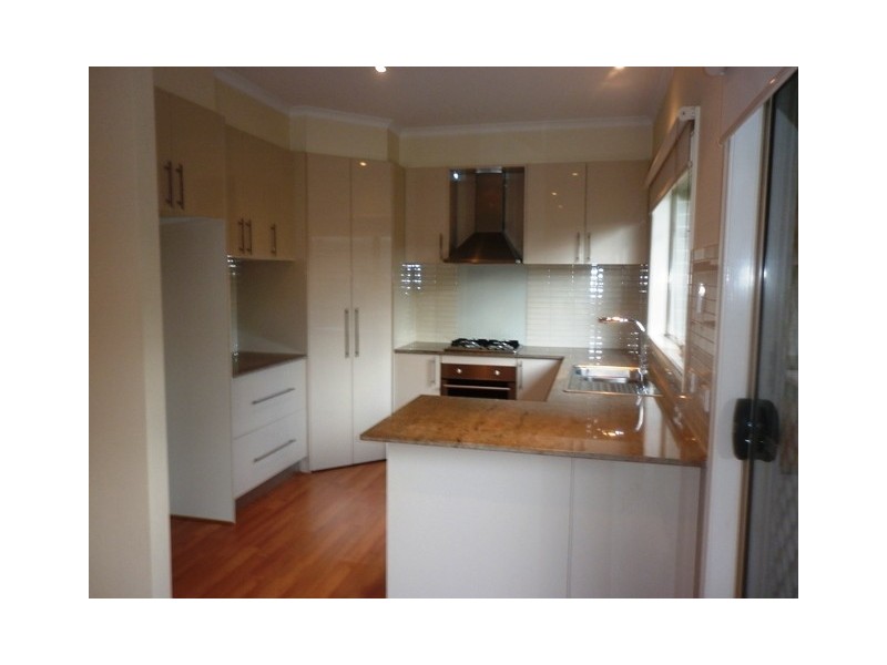 2/8 Rayner Street, Altona VIC 3018