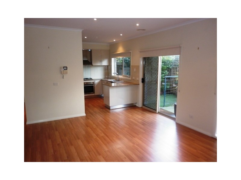 2/8 Rayner Street, Altona VIC 3018