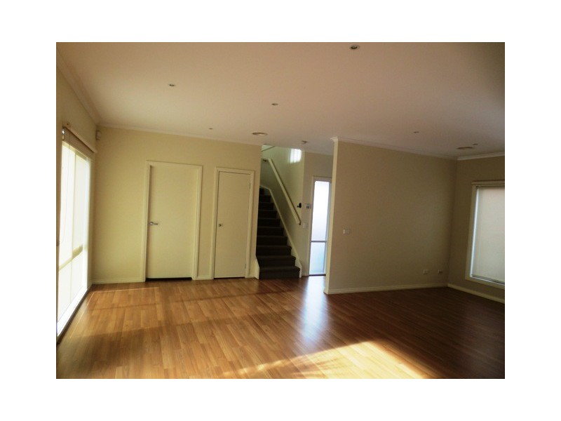 2/8 Rayner Street, Altona VIC 3018