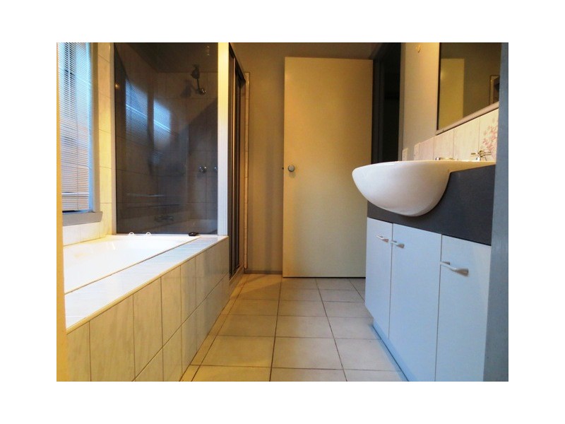 182 Victoria Street, Altona Meadows VIC 3028