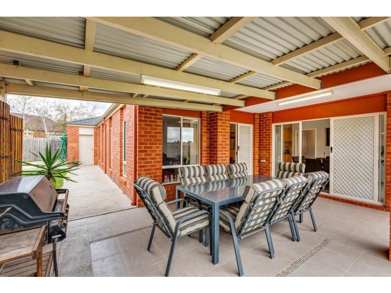 89 Waratah Drive, Altona Meadows VIC 3028