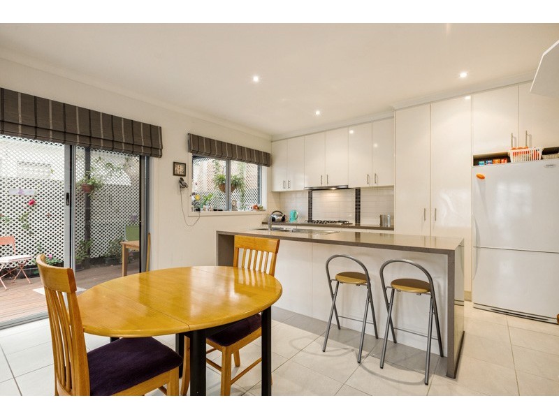1/4 Grieve Parade, Altona VIC 3018