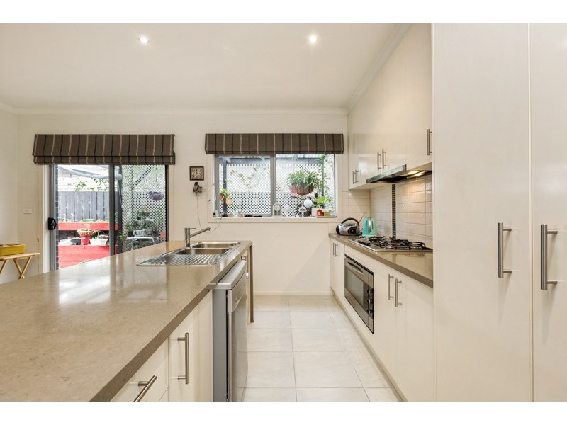 1/4 Grieve Parade, Altona VIC 3018