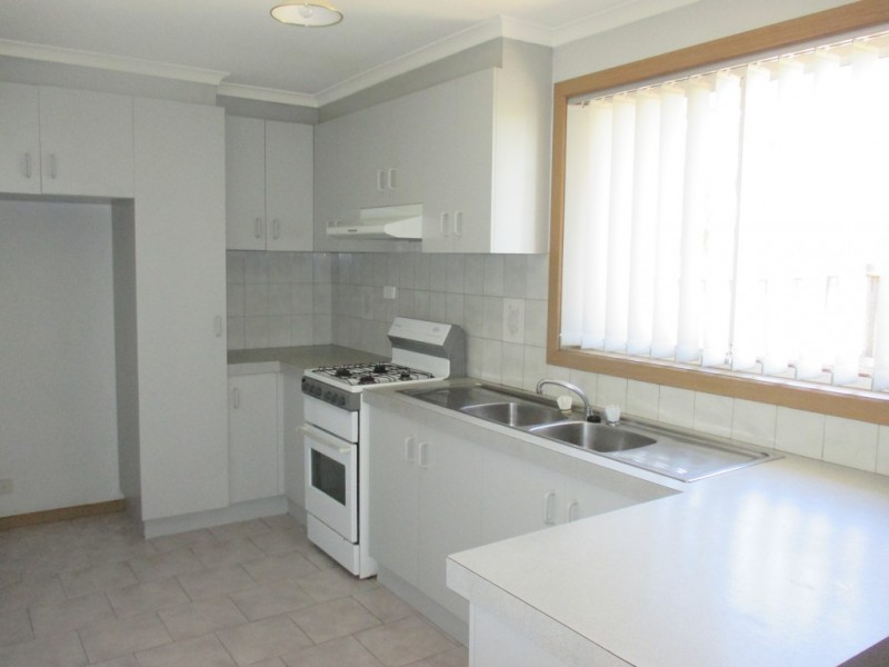 2/8 O’Shannessy Court, Altona Meadows VIC 3028