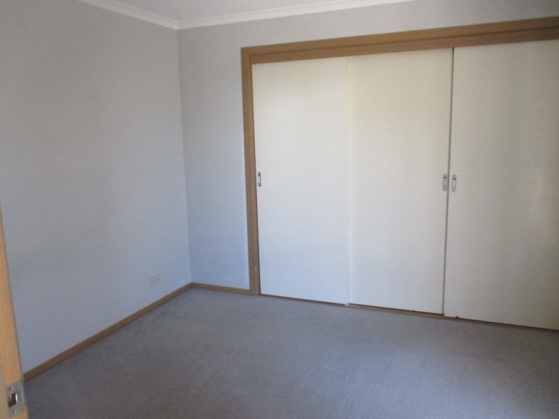 2/8 O’Shannessy Court, Altona Meadows VIC 3028