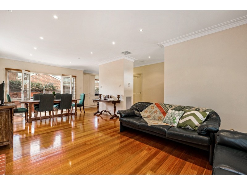 20 Waratah Drive, Seaholme VIC 3018