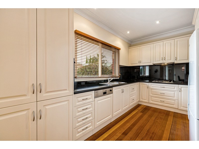 20 Waratah Drive, Seaholme VIC 3018