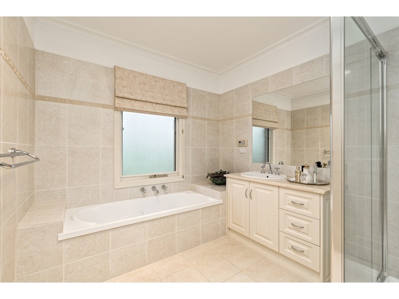 20 Waratah Drive, Seaholme VIC 3018