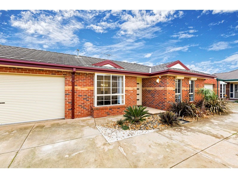 2/32 Rayner Street, Altona VIC 3018