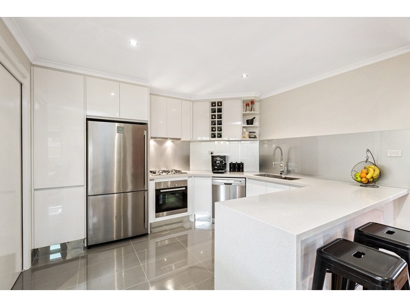 2/32 Rayner Street, Altona VIC 3018