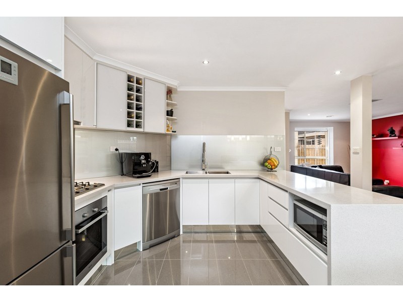 2/32 Rayner Street, Altona VIC 3018