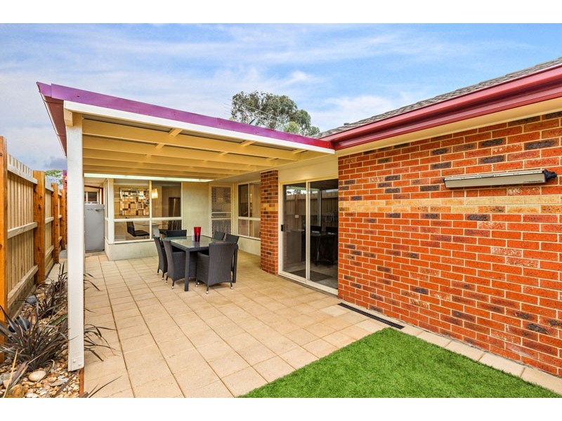 2/32 Rayner Street, Altona VIC 3018