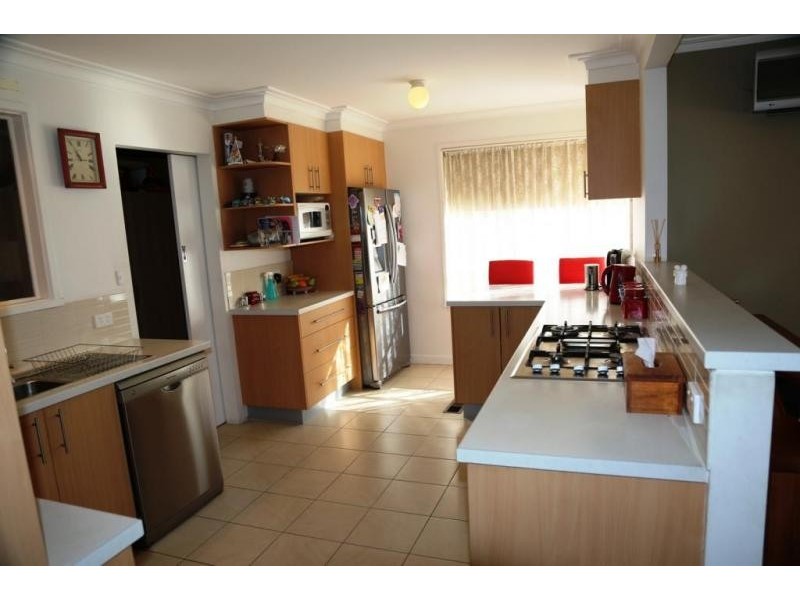31 Dove Avenue, Altona VIC 3018