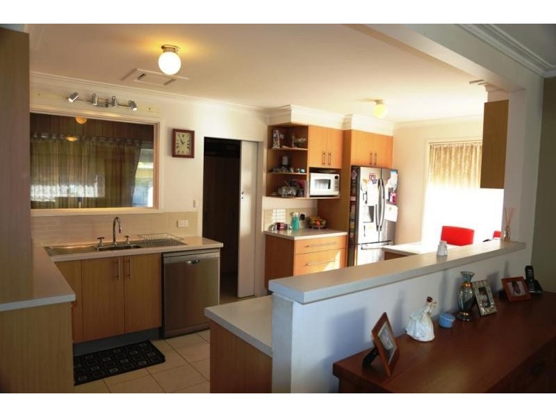 31 Dove Avenue, Altona VIC 3018