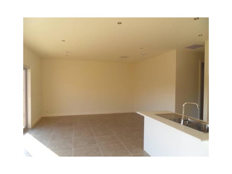 4/35 Upton Street, Altona VIC 3018