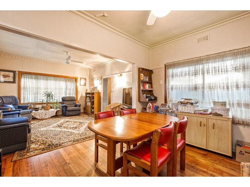 21 Bracken Grove, Altona VIC 3018