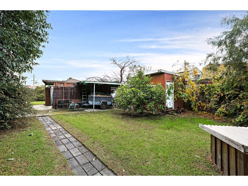 21 Bracken Grove, Altona VIC 3018