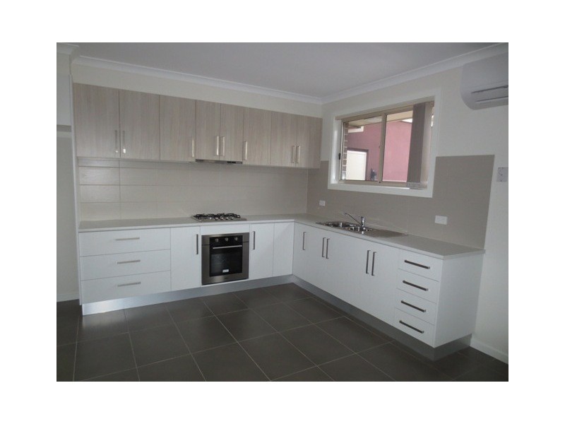 2/6 Burnett Court, Altona Meadows VIC 3028