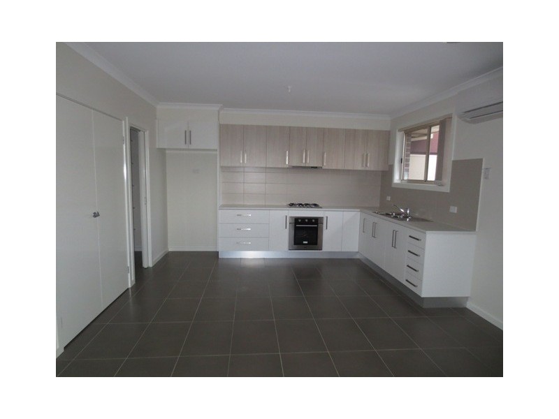 2/6 Burnett Court, Altona Meadows VIC 3028