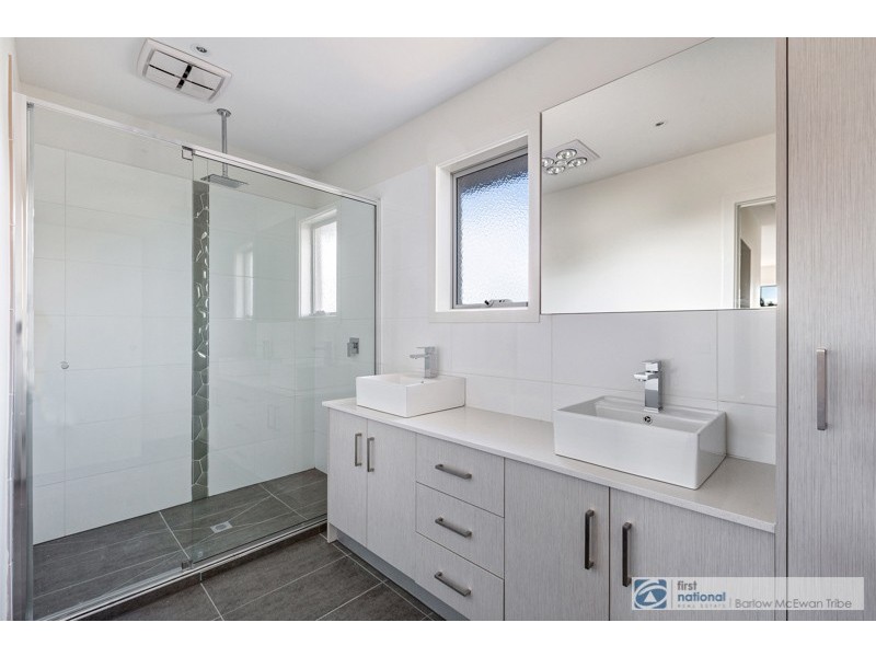 1 & 2/33 Mulga Street, Altona VIC 3018