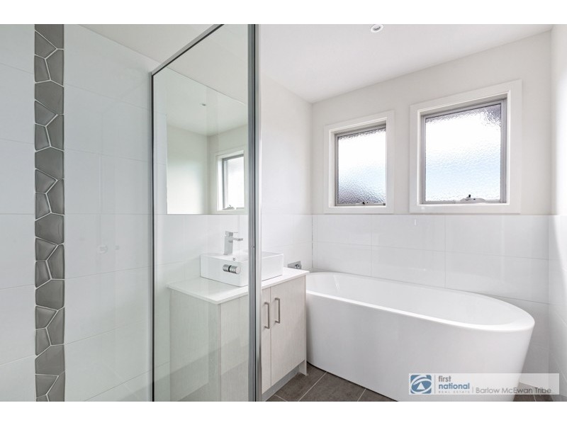 1 & 2/33 Mulga Street, Altona VIC 3018