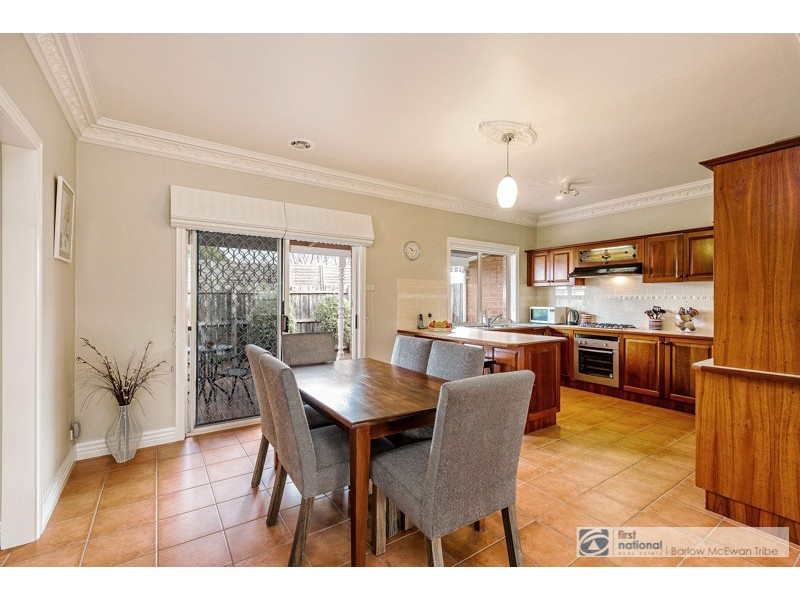 2/37 Curlew Avenue, Altona VIC 3018