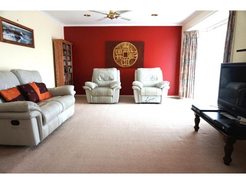 21 Burt Street, Altona VIC 3018