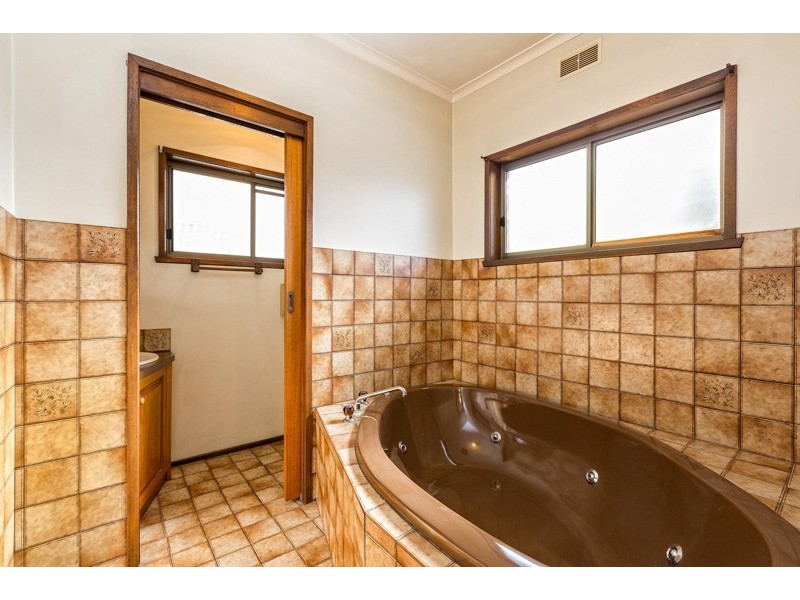 4 Robin Street, Altona VIC 3018