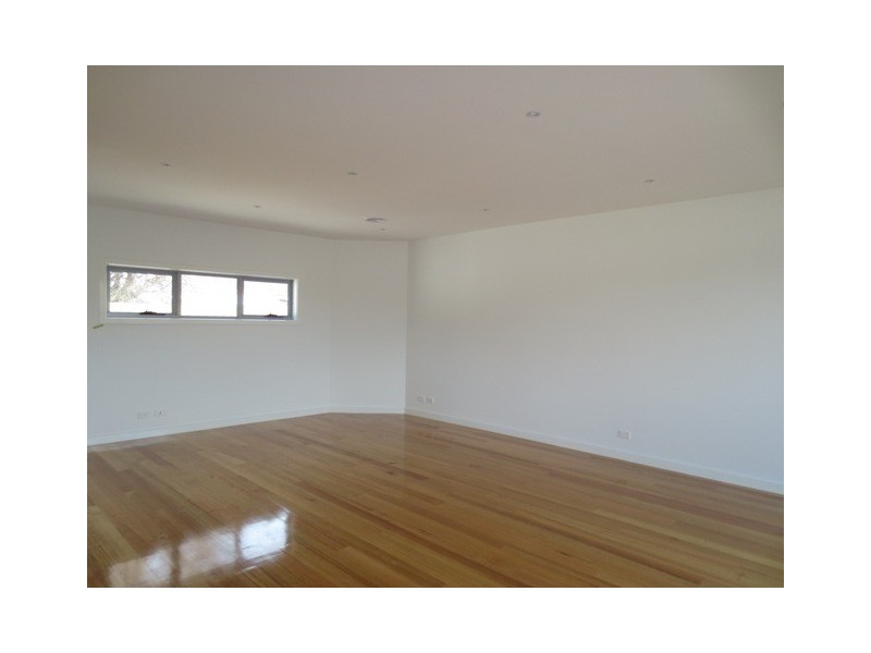 3/222 Civic Parade, Altona VIC 3018