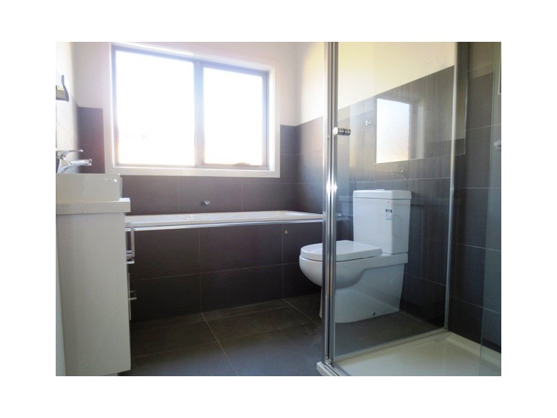 3/222 Civic Parade, Altona VIC 3018