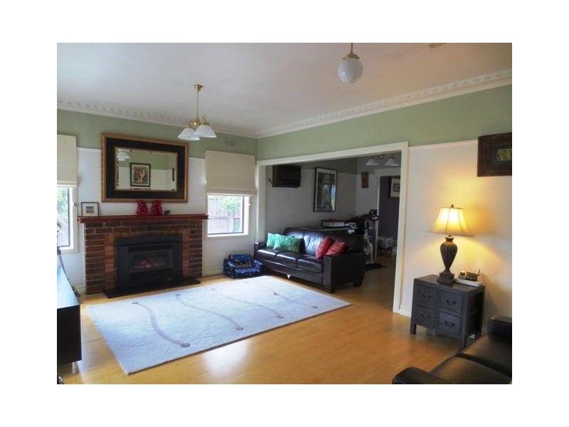 6 Myrtle Grove, Altona VIC 3018