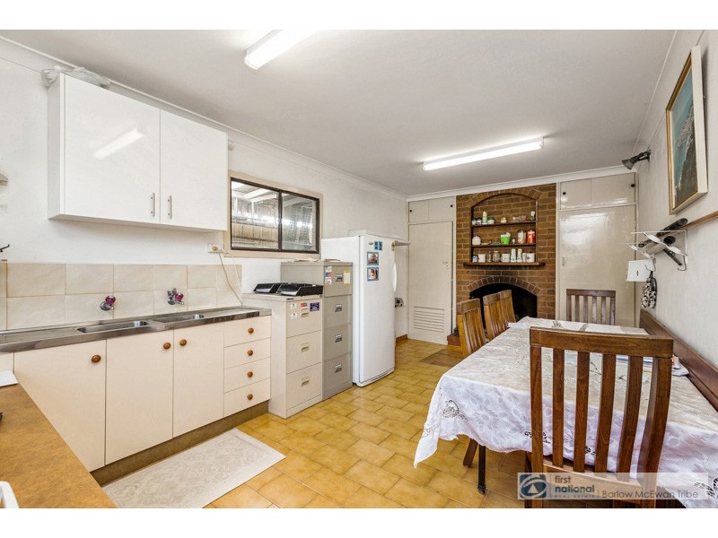 29 Bracken Grove, Altona VIC 3018