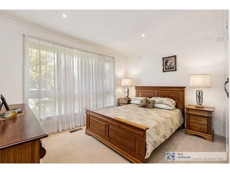 29 Bracken Grove, Altona VIC 3018