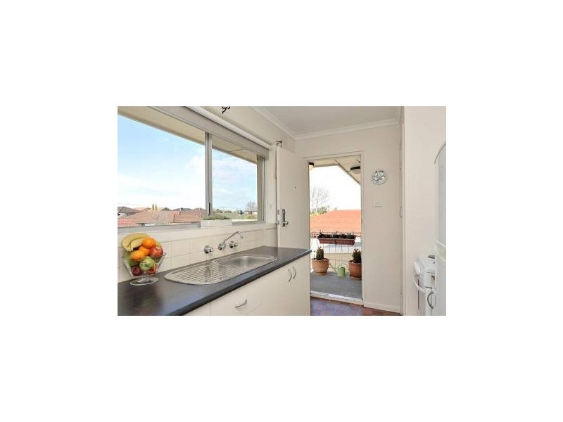 3/1 James Avenue, Altona VIC 3018