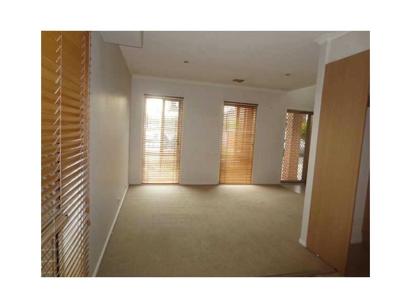 1B Almond Avenue, Brooklyn VIC 3012