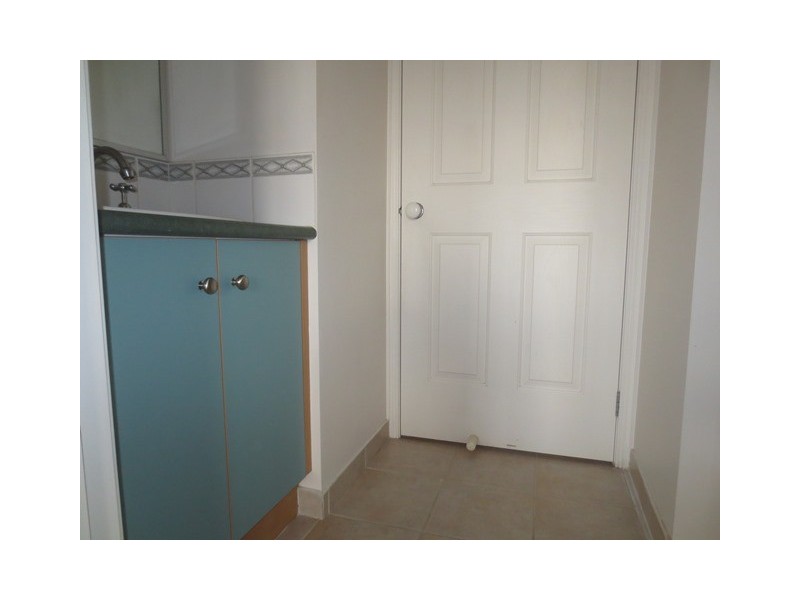 1B Almond Avenue, Brooklyn VIC 3012